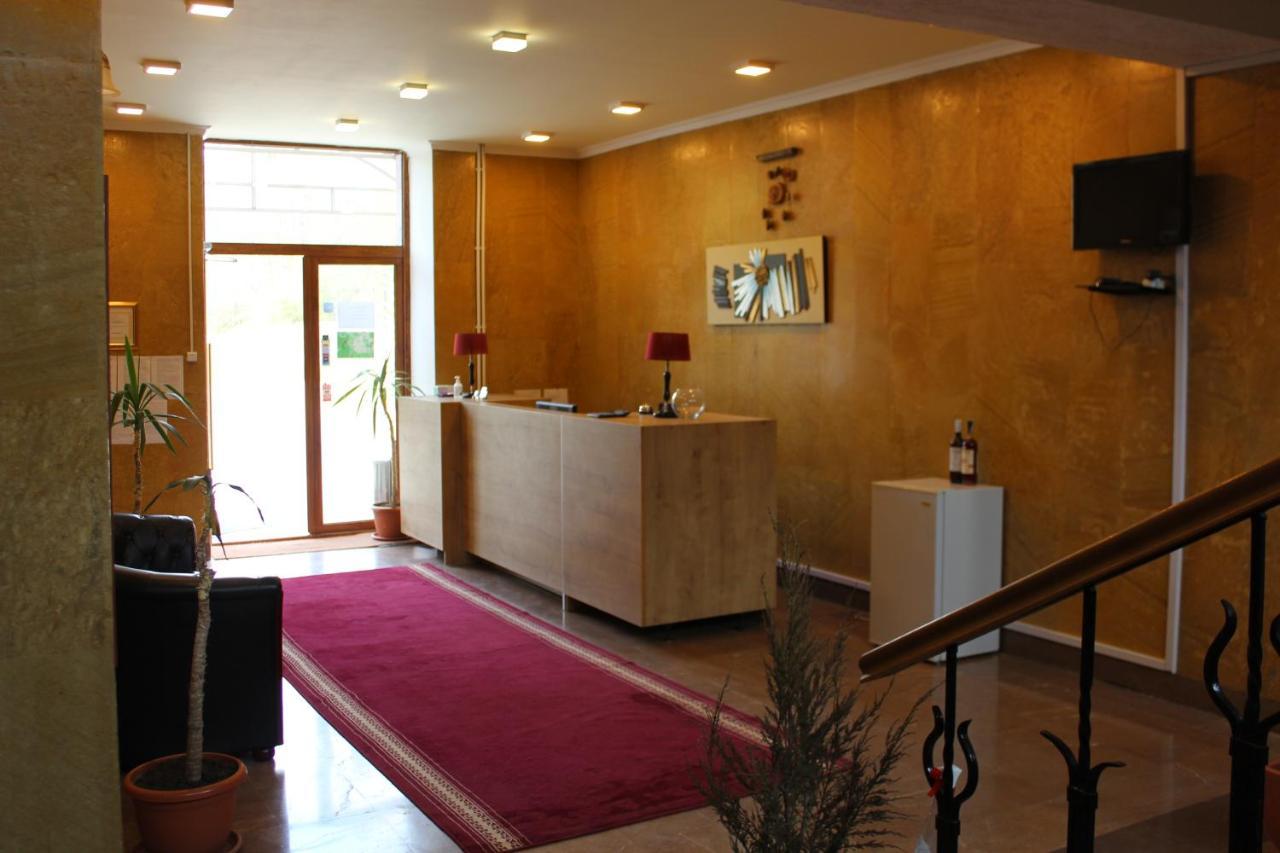Diligence Hotel & Restaurant Dilijan Esterno foto