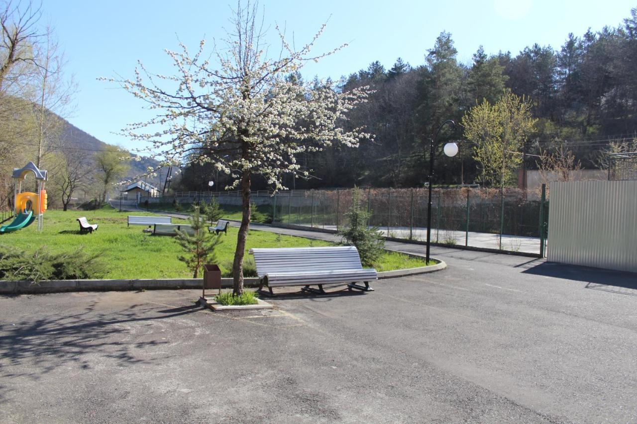 Diligence Hotel & Restaurant Dilijan Esterno foto