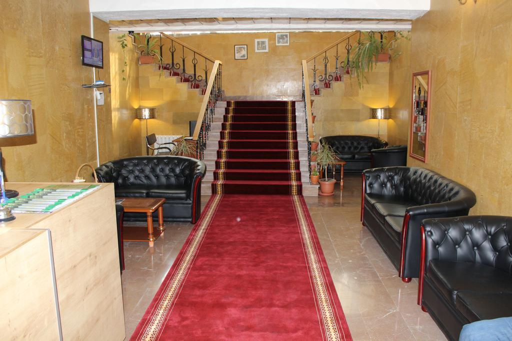 Diligence Hotel & Restaurant Dilijan Esterno foto